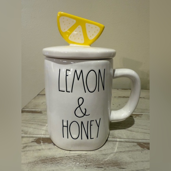 Rae Dunn Lemon & Honey Tea Coffee Mug With Lemon Topper Lid - Picture 1 of 8